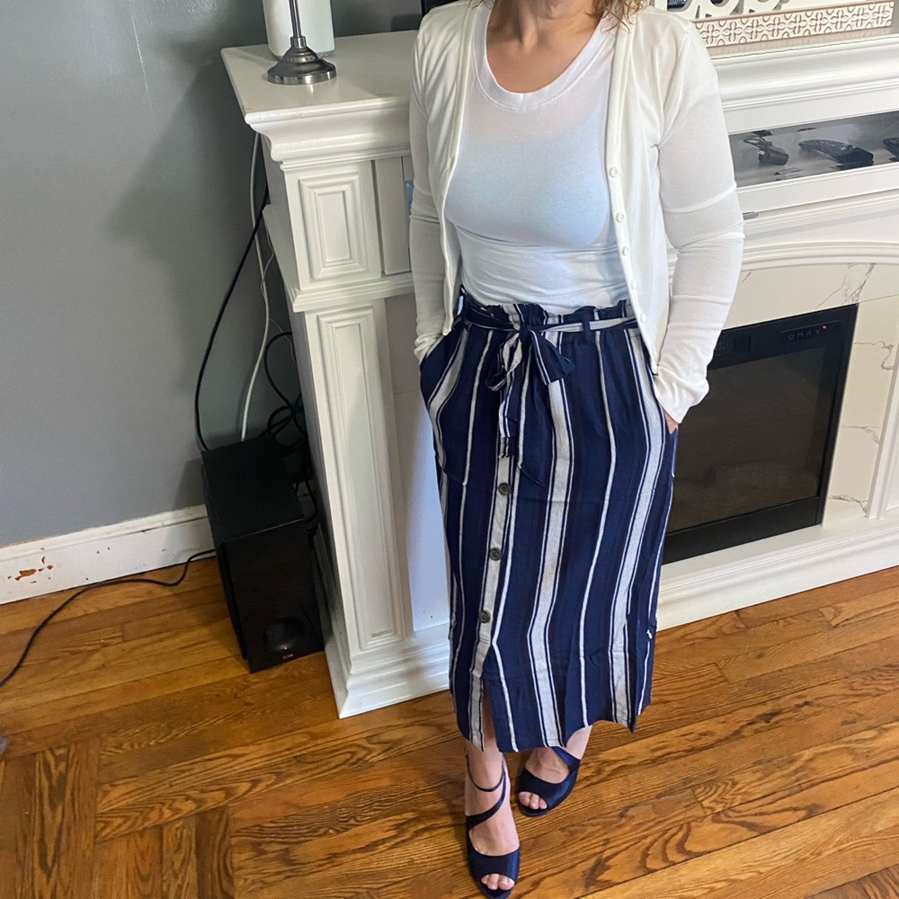 Navy blue bottom midi skirt